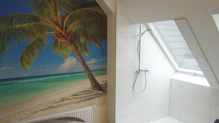 Badezimmerwand